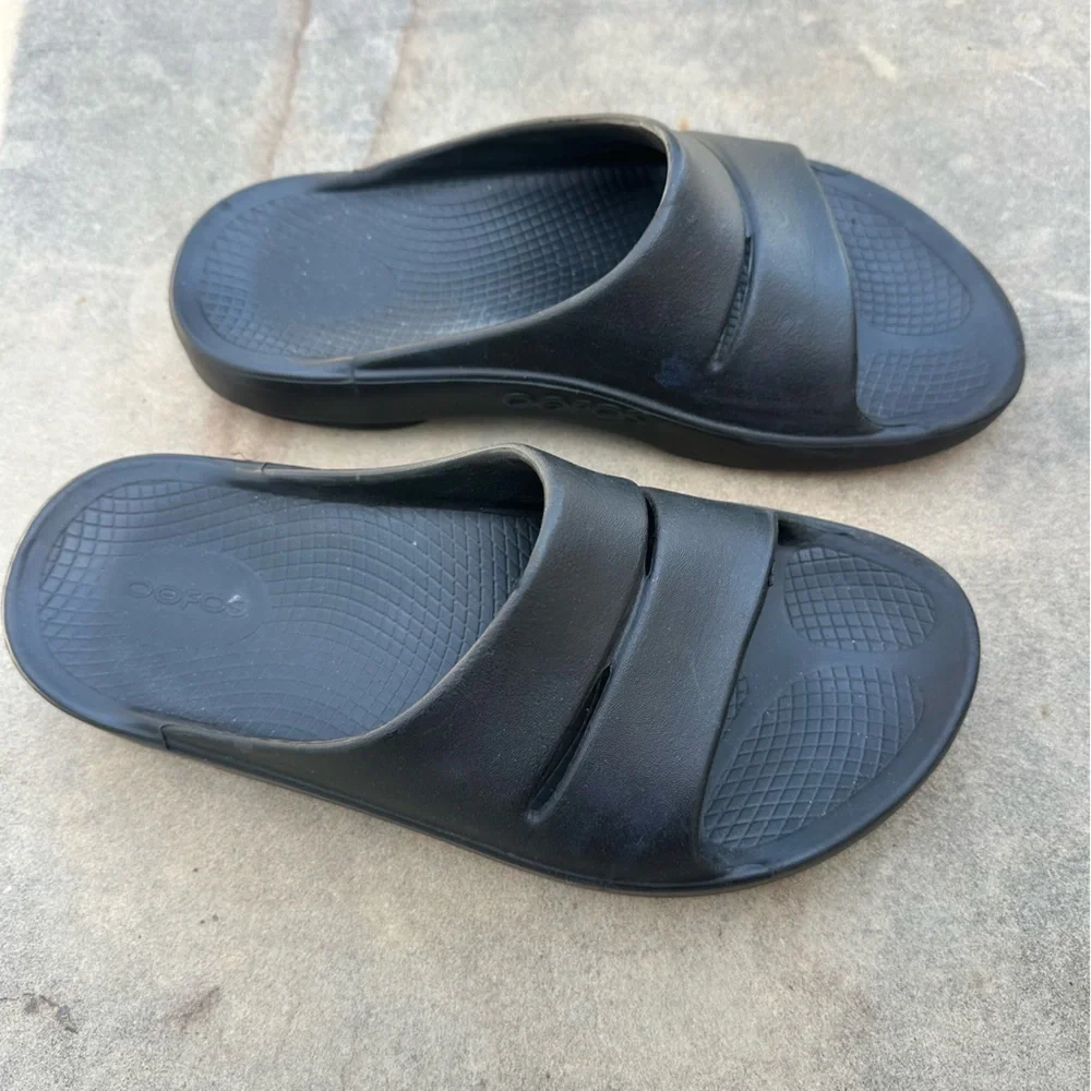Oofos Ooahh Comfort Slide Women's Size 10 Men's Size 8 Black Recovery Sandals